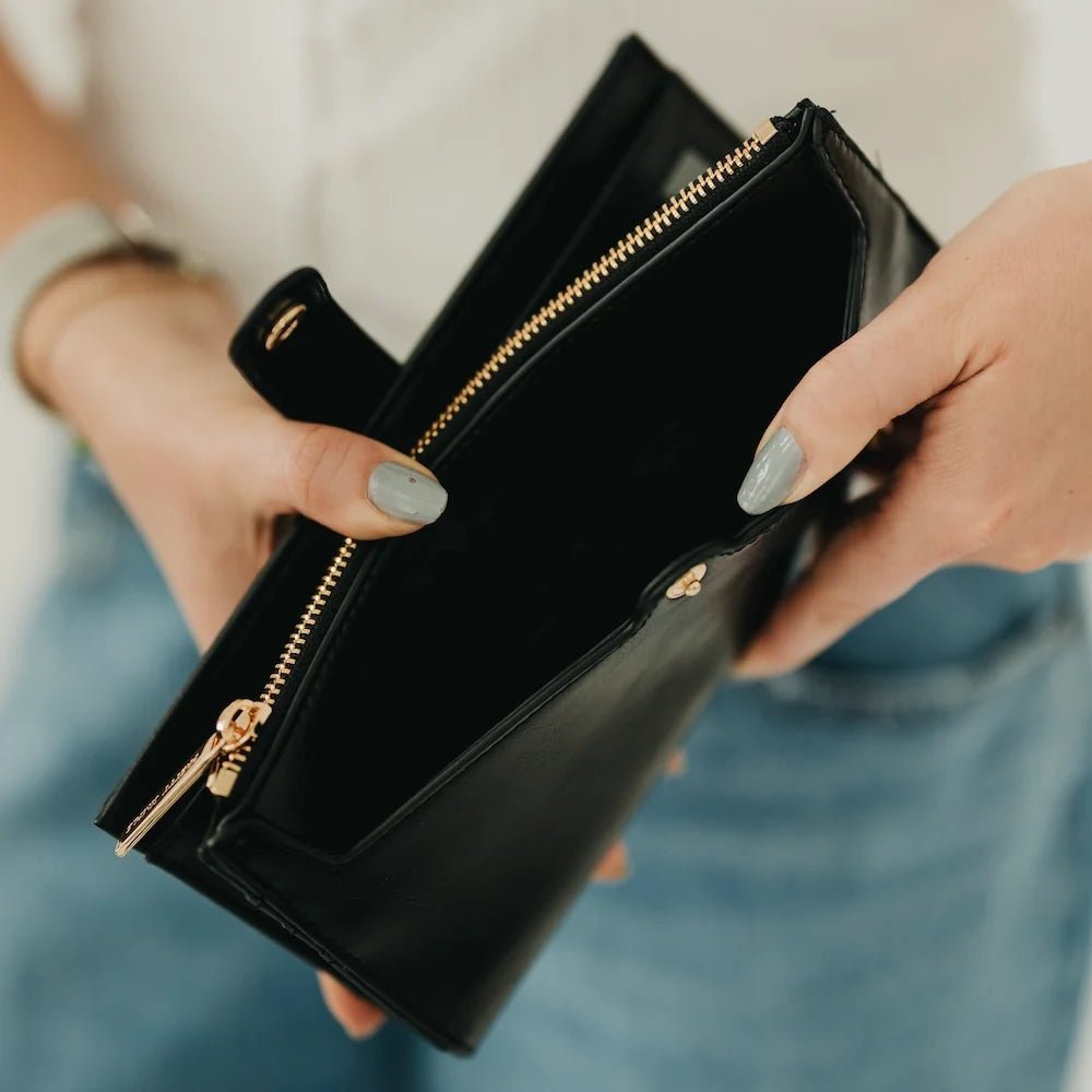 Pretty Simple Essentials Carryall Wallet - Fleur-De-Lis Boutique