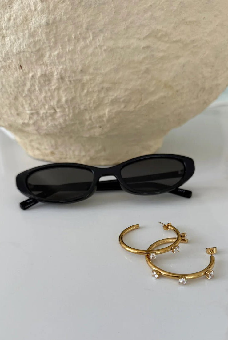 Chansutt Pearls Willow Hoop - Fleur-De-Lis Boutique