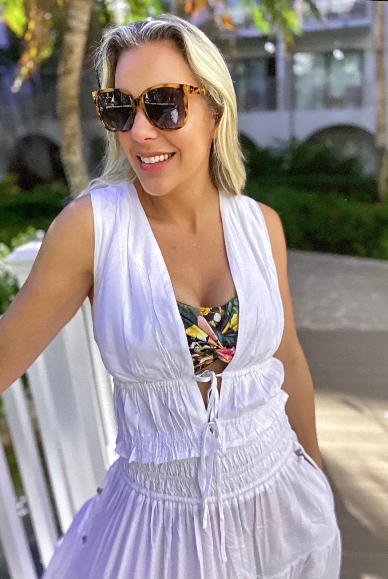 Elan sleeveless fly away white top