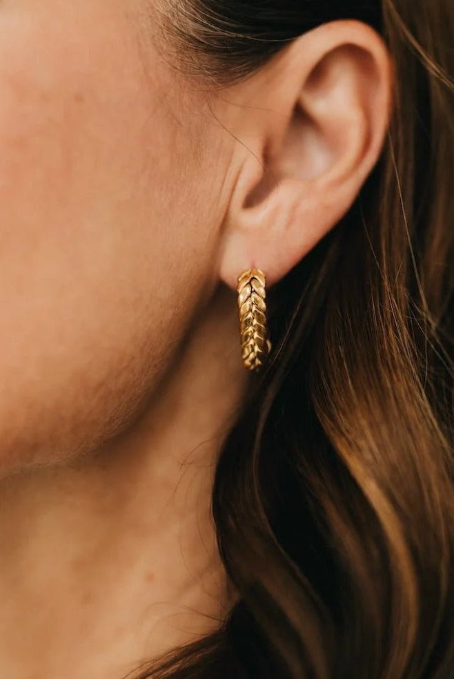 Pretty Simple Braided Oval Hoop Earrings - Fleur-De-Lis Boutique