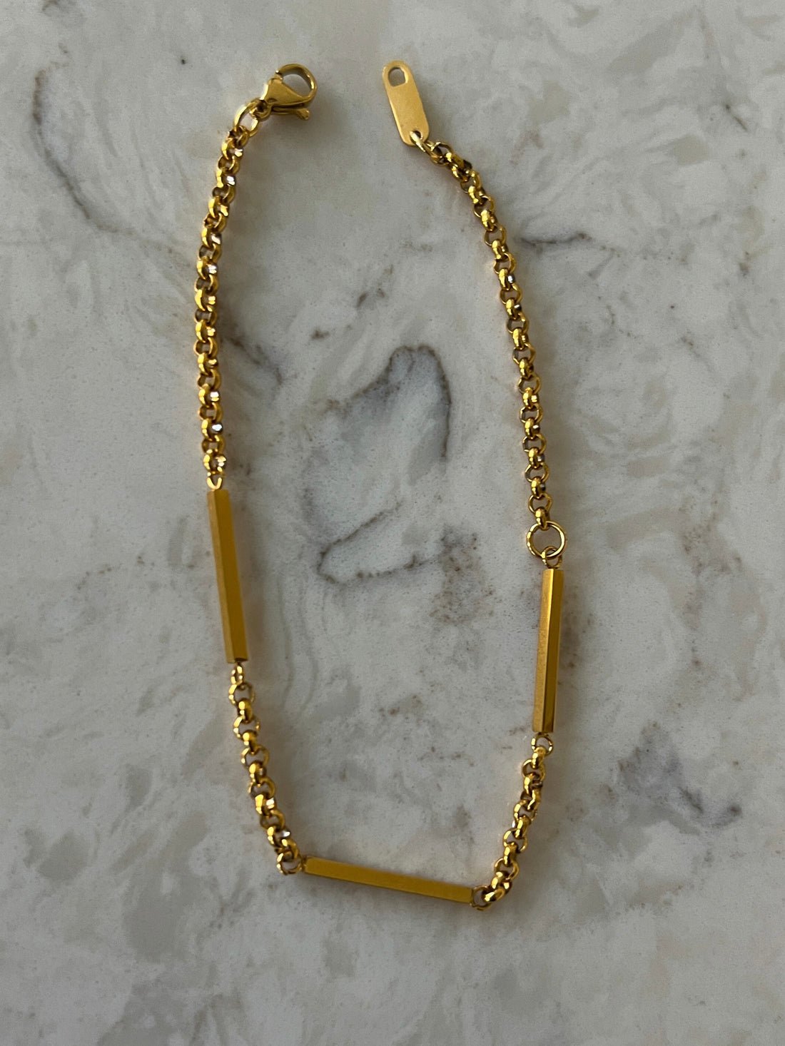 Chansutt Pearls Kim Bracelet gold - Fleur - De - Lis Boutique
