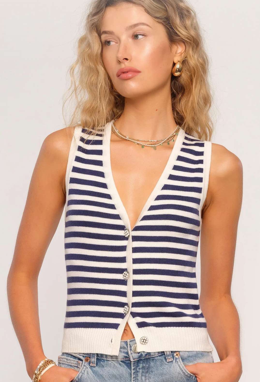 Scarlet Vest - Heartloom - Fleur - De - Lis Boutique