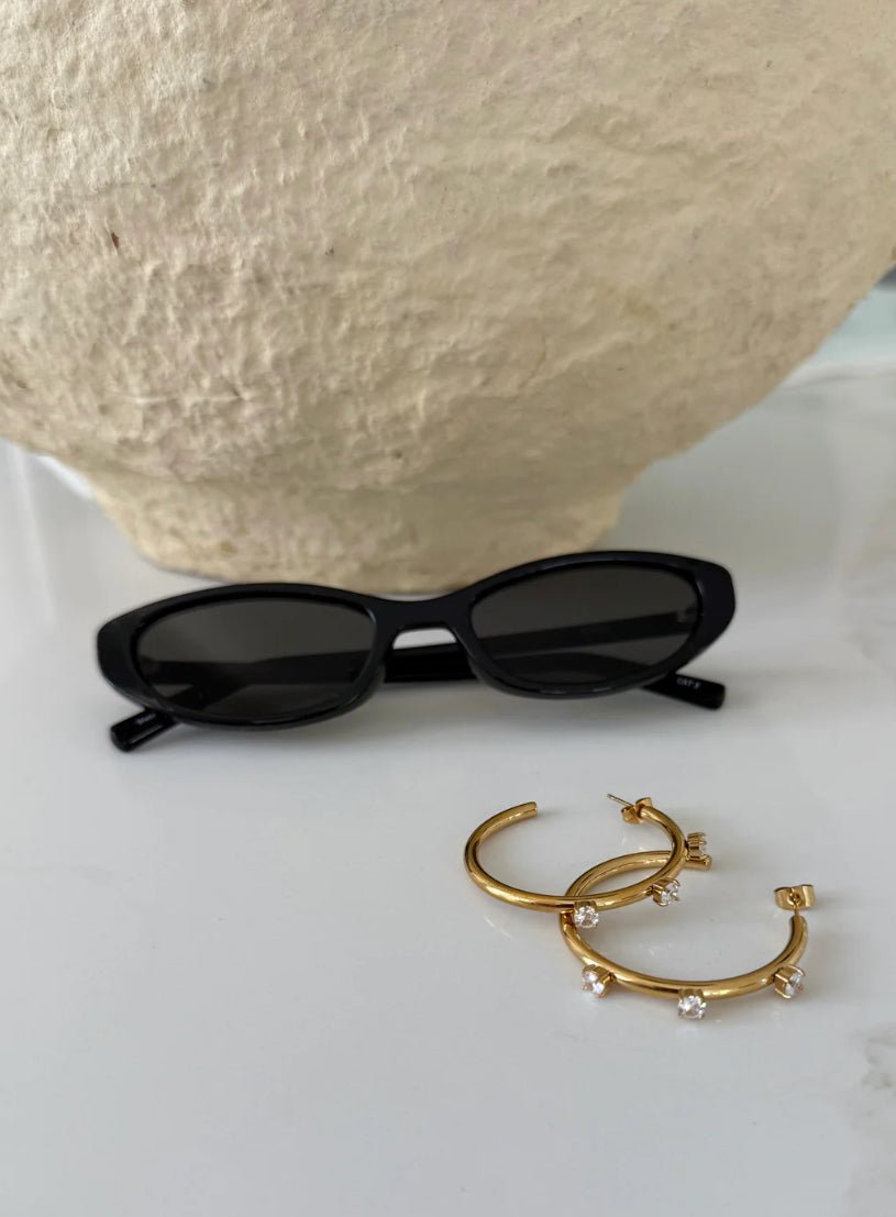 Chansutt Pearls Willow Hoop - Fleur-De-Lis Boutique